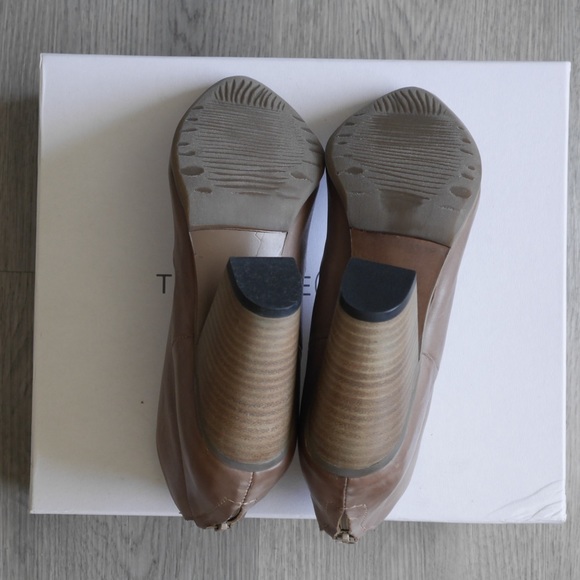 Treasure & Bond TBARGO-LEA taupe leather point toe booties | size 7 - Picture 7 of 10